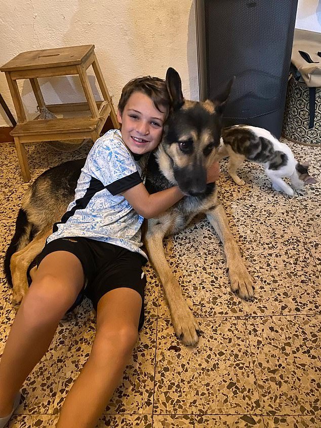 “Ojalá me hubieran secuestrado a mí también”, dice la madre de un niño británico de 13 años que fue asesinado a puñaladas por su expareja en Portugal