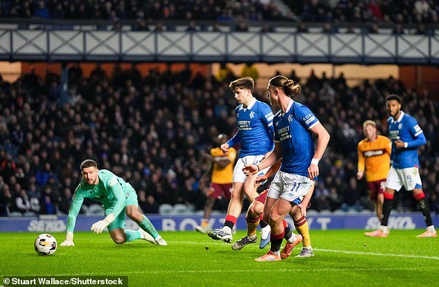Rangers 1-0 Motherwell: Aasgaard logra romper el punto muerto mientras los Rangers lo intentan de nuevo