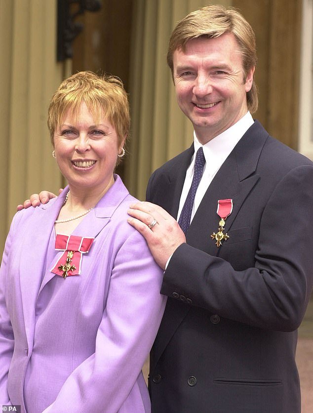 Jayne Torvill y Christopher Dean de Dancing On Ice son “nombrados caballeros y damas” en los Honores de Año Nuevo del Rey después de cinco décadas de patinaje artístico.