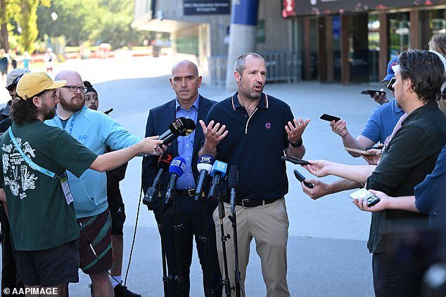 Por qué el hombre detrás de la debacle de Ashes de 10 millones de dólares de MCG NO será despedido a pesar de admitir un terrible error