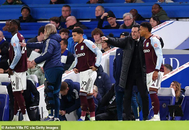 OLIVER HOLT escribe cómo el brillante Unai Emery demuestra que el buen entrenamiento a la antigua usanza triunfa sobre tirar el dinero a la pared como el Chelsea