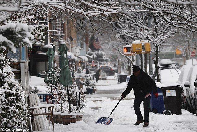 Una tormenta invernal de rápido avance y un posible “ciclón bomba” azotarán el país mientras 40 millones de estadounidenses están en alerta