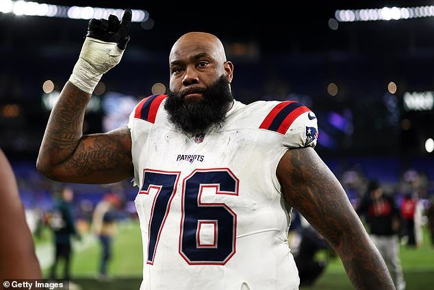 La estrella de los Patriots, Morgan Moses, esperaba 1,5 millones de dólares para jugar contra su ex equipo.