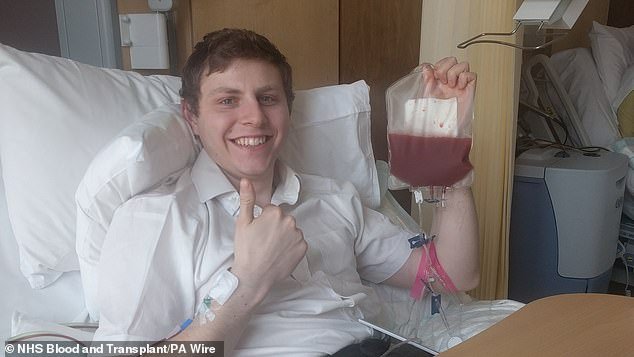 Los Súper Donantes del NHS: Diez voluntarios que donan sangre, plasma, plaquetas Y células madre