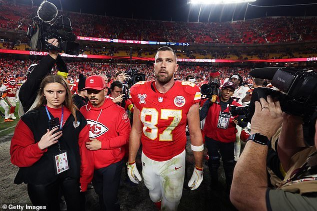 Travis Kelce seguirá jugando… pero NO con los Kansas City Chiefs, afirma la leyenda de la NFL en medio de conversaciones sobre su retiro