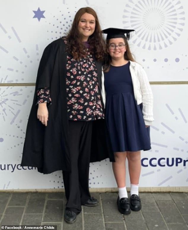 Un niño murió tras un incendio en la casa de vacaciones de Navidad y cinco resultaron heridos: continúan las investigaciones sobre la causa del incendio