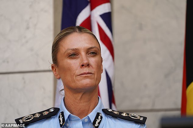 Gran giro en el misterioso viaje de un mes de los sospechosos de terrorismo de Bondi Beach a Filipinas