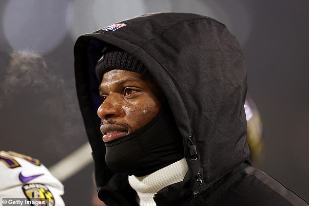 El futuro de Lamar Jackson se pone en duda cuando un experto de la NFL se burla de un intercambio “loco” fuera de temporada para la superestrella QB.