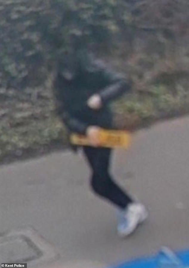 Dos arrestos después de un atropello fatal: un peatón fue atropellado mientras cruzaba y “llevado en auto por más de una milla”