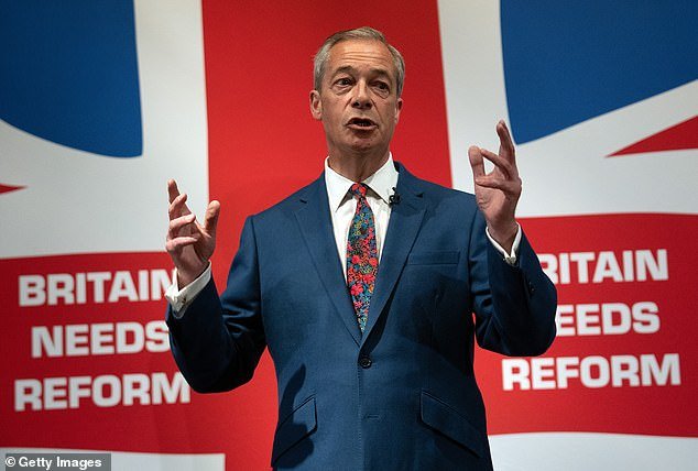NIGEL FARAGE comparte su mensaje de Año Nuevo con los lectores del Daily Mail: “Nunca he visto cosas más sombrías en Gran Bretaña”. Así es como la reforma puede dar esperanza a TODOS los votantes el próximo año