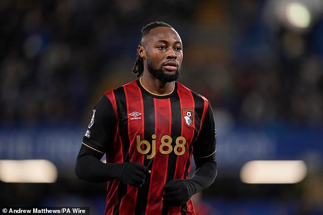 El Manchester City está cerca de asegurar la transferencia de £65 millones de Antoine Semenyo, y el equipo de Pep Guardiola está a punto de vencer a sus rivales Liverpool, Man United y Chelsea y llevar al Bournemouth al primer puesto.