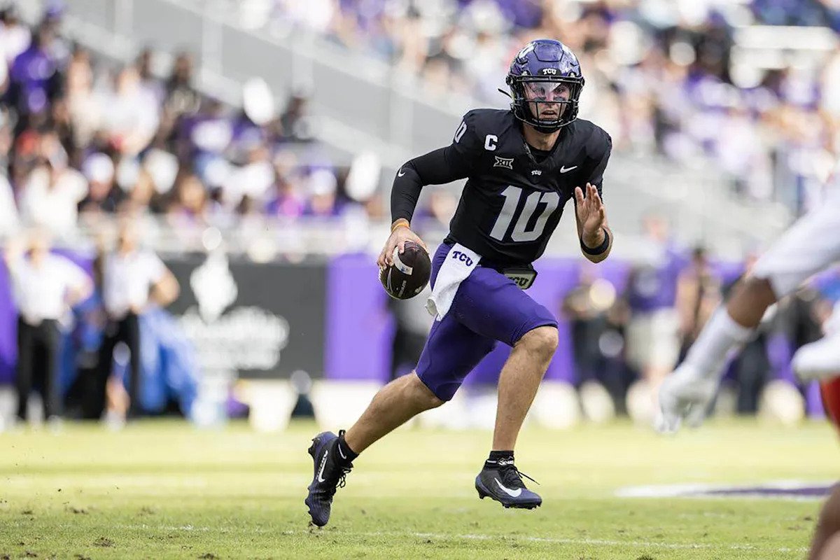 El QB de TCU, Josh Hoover, está ingresando al portal de transferencias y, según se informa, no jugará en el Alamo Bowl