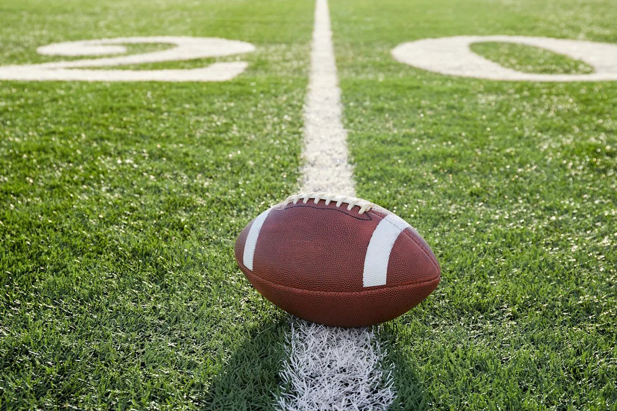 Cómo ver la temporada de fútbol universitario de 2025: calendario de cuartos de final de la CFP, dónde transmitir juegos de bolos y más