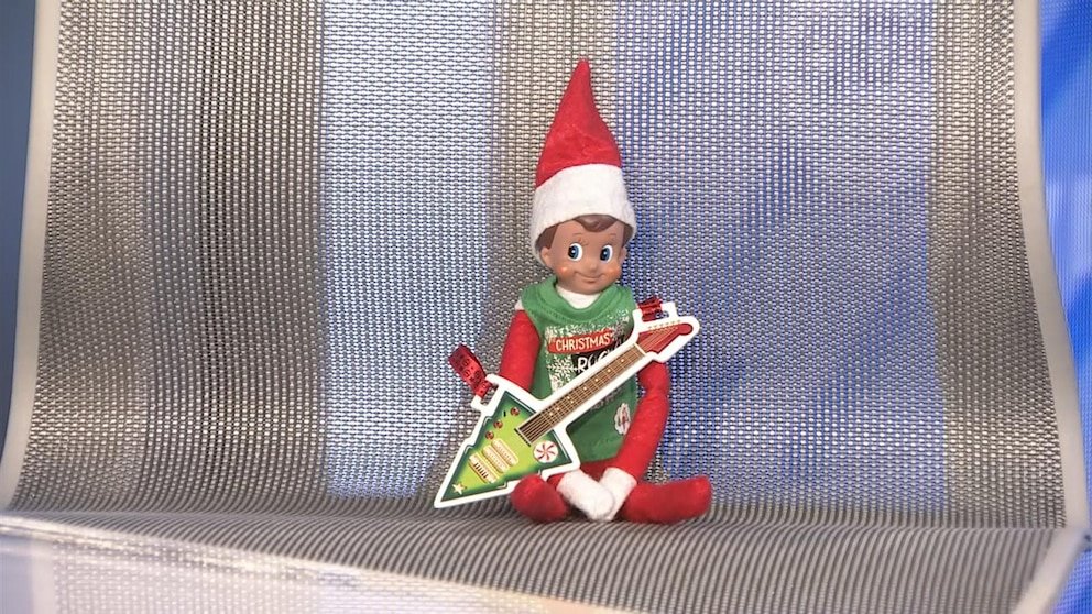 MIRAR: ‘Elf on the Shelf’ se encuentra con ‘Snoop on the Stoop’