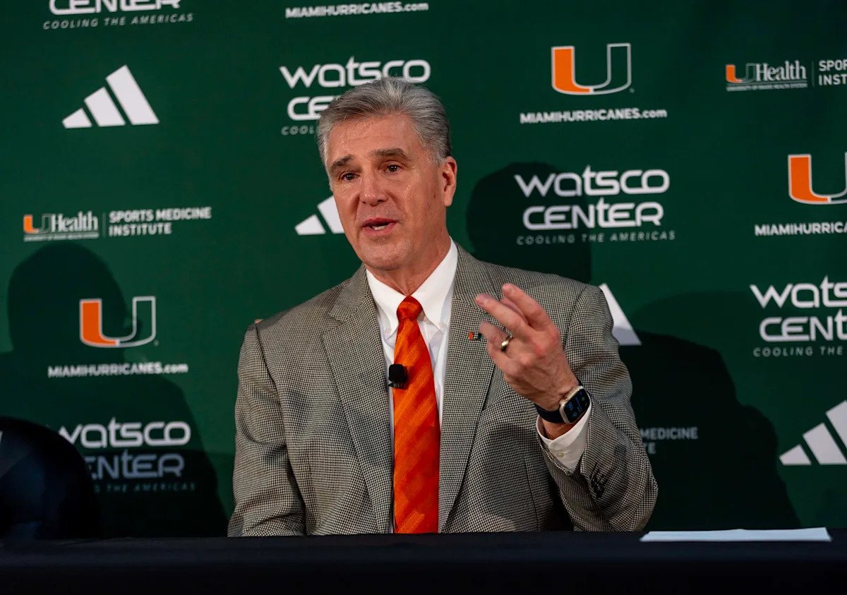 El director atlético de Miami dice que la ACC debería reevaluar los desempates después de que Duke obtuvo marca de 7-5 y alcanzó el juego por el título de la conferencia.