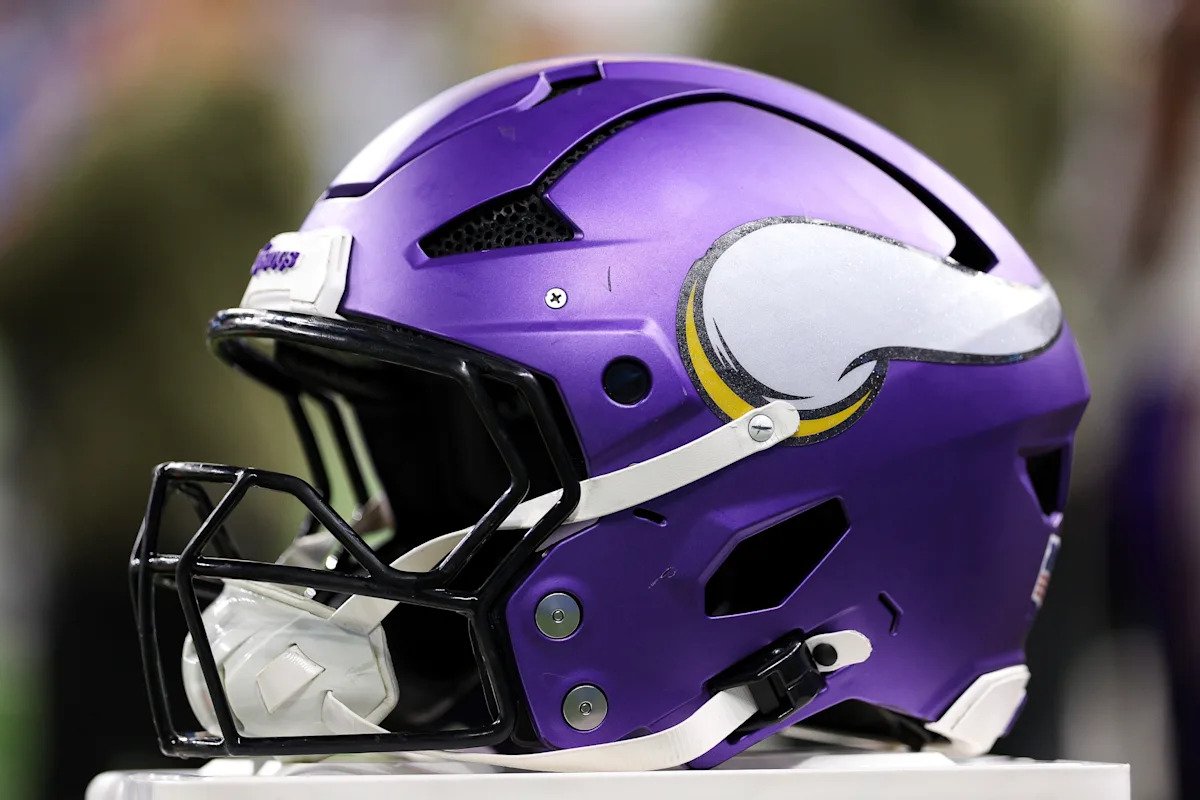 A pocas horas del partido como visitante contra los Giants, el avión de los Vikings regresa a Minnesota por problemas mecánicos en el aire