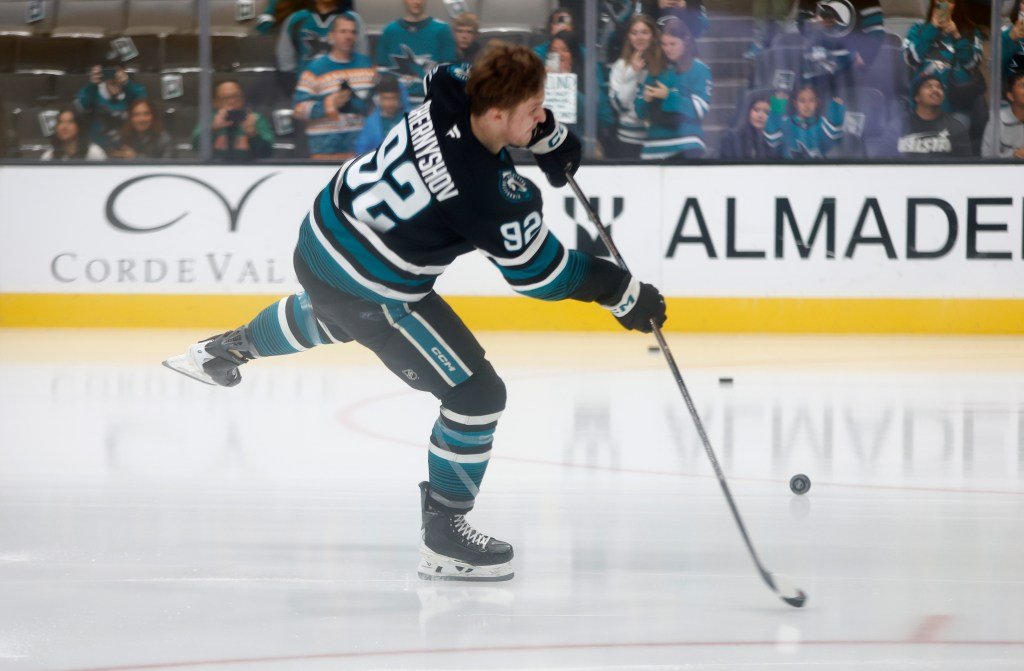 Igor Chernyshov prospera en la NHL con Macklin Celebrini como Will