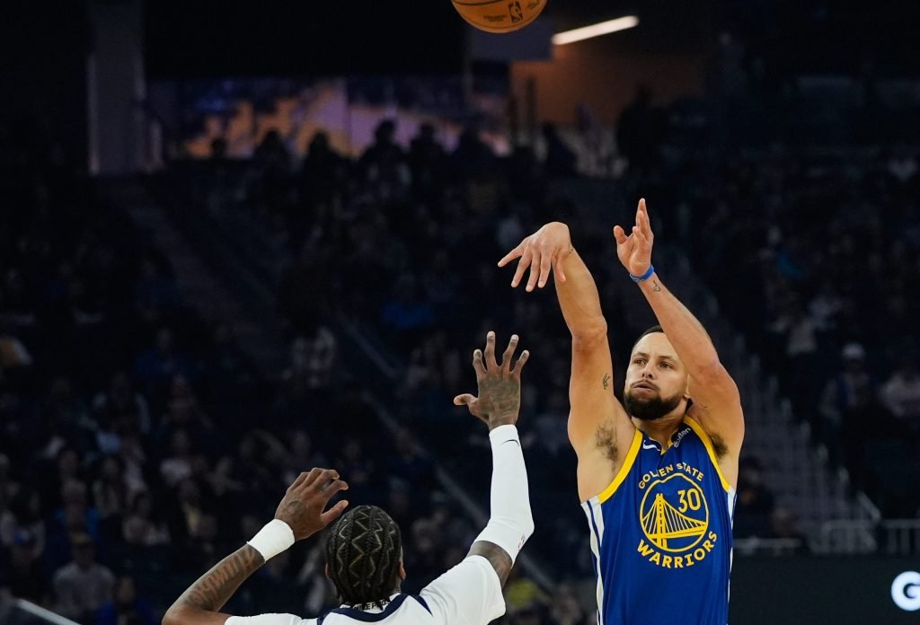 Steph Curry regresa ante los Timberwolves