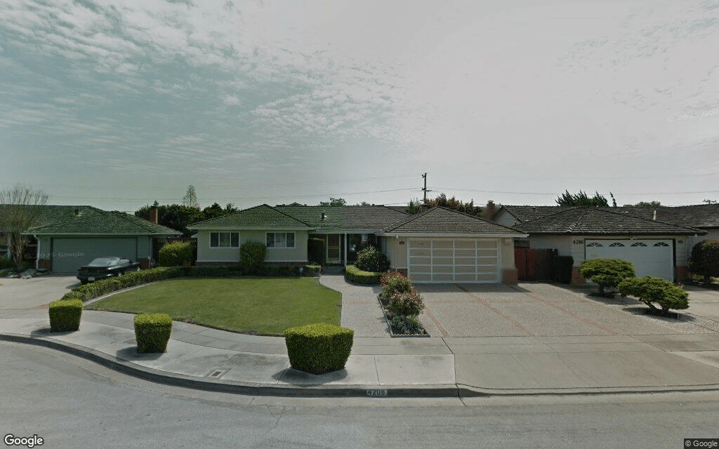 Se vende casa de tres habitaciones por 2 millones de dólares