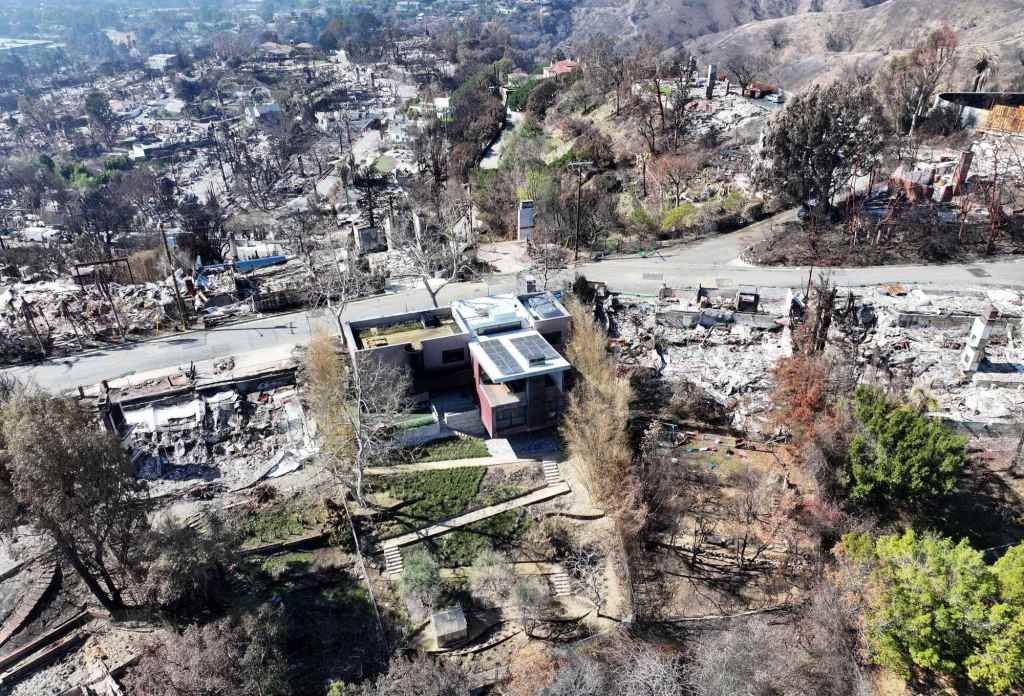 Un estudio encuentra que la limpieza de la vegetación evitó daños a las viviendas en los incendios de Los Ángeles
