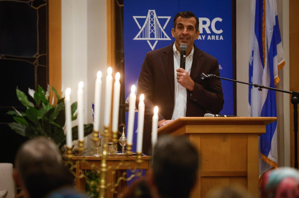 Los líderes de San José apoyan a la comunidad judía después de la foto de la ‘esvástica humana’