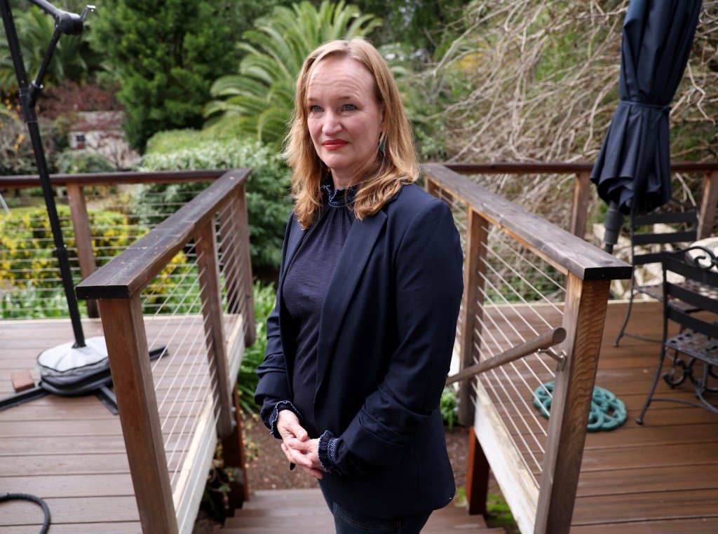 Investigación de UC Berkeley sobre presuntos abusos en la mega prisión de El Salvador