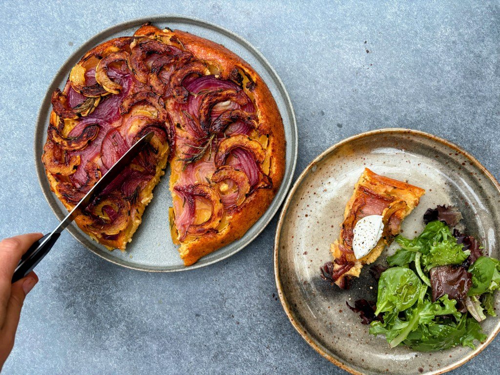 Tarta de polenta salada al revés para darle un toque vegetariano