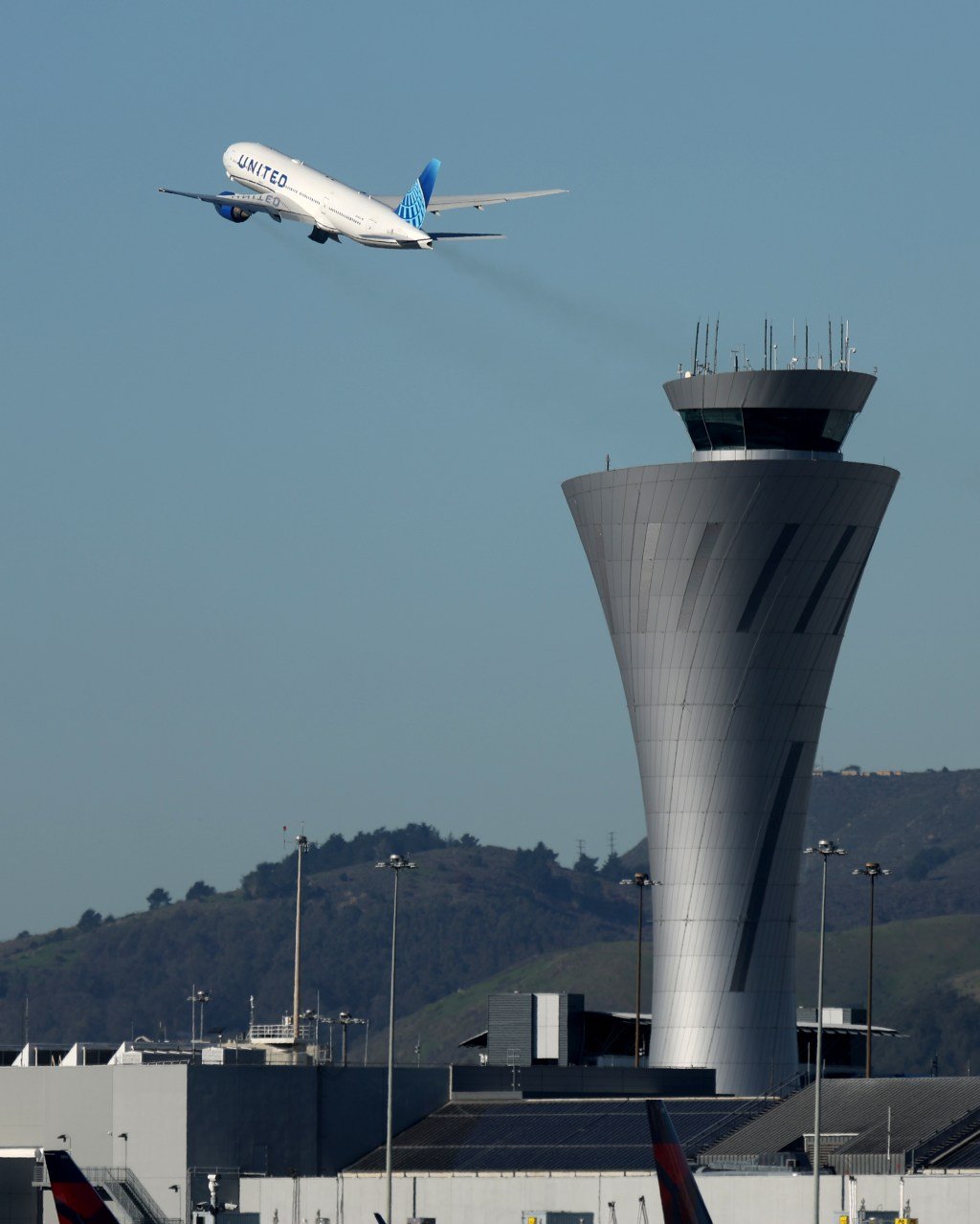 Médico evita la cárcel por unirse a un grupo de pornografía infantil en línea