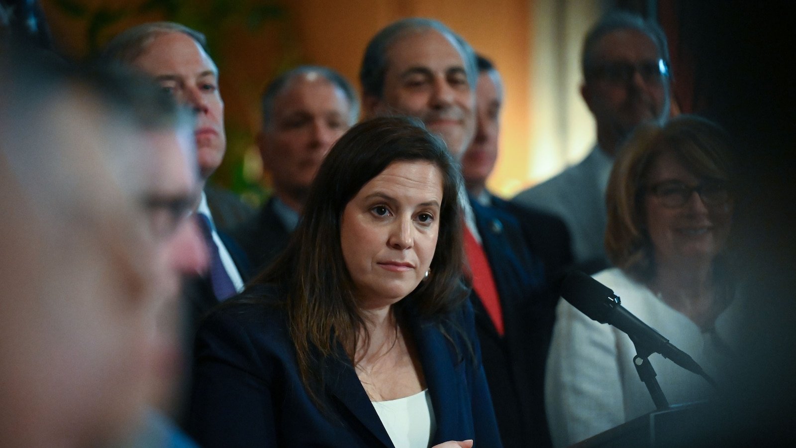 Stefanik suspende su campaña para gobernador de Nueva York y no se presentará a la reelección a la Cámara de Representantes
