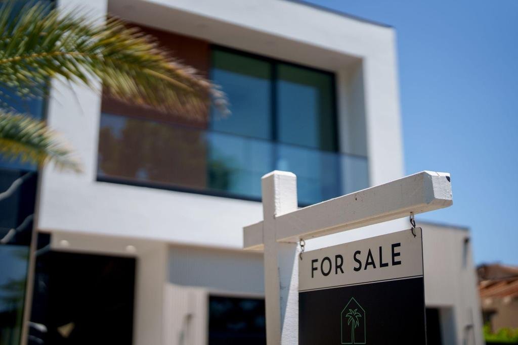 La industria inmobiliaria de California presiona a Zillow y otros sitios web para que eliminen los datos sobre riesgos climáticos extremos en los que los compradores confían – The Mercury News