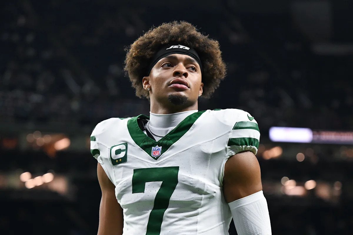 Los Jets están colocando a Justin Fields en la reserva de lesionados, lo que podría poner fin a su permanencia en el equipo.