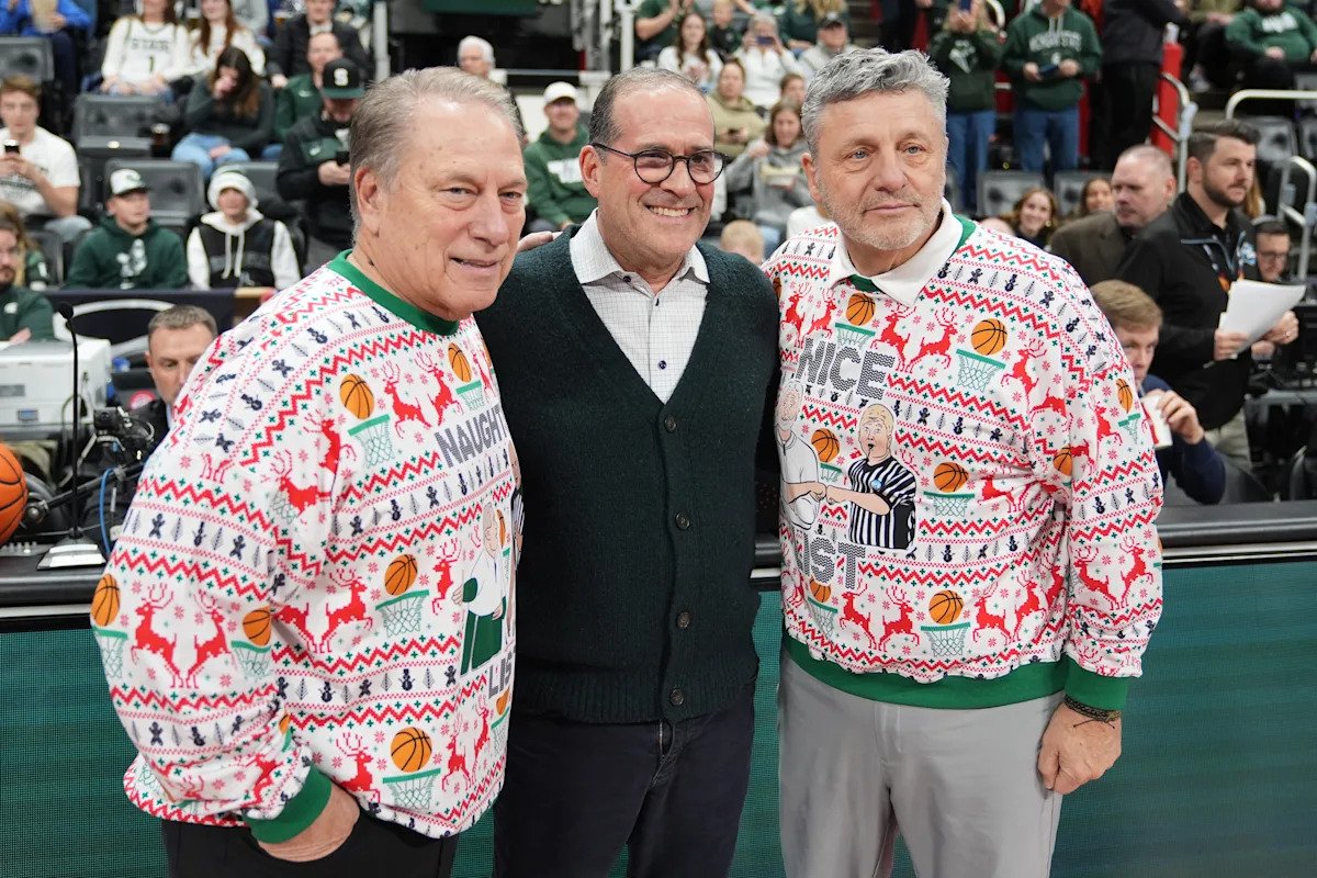 Tom Izzo aterriza en la “Lista traviesa” durante el juego anual de suéteres navideños entre Michigan State y Oakland