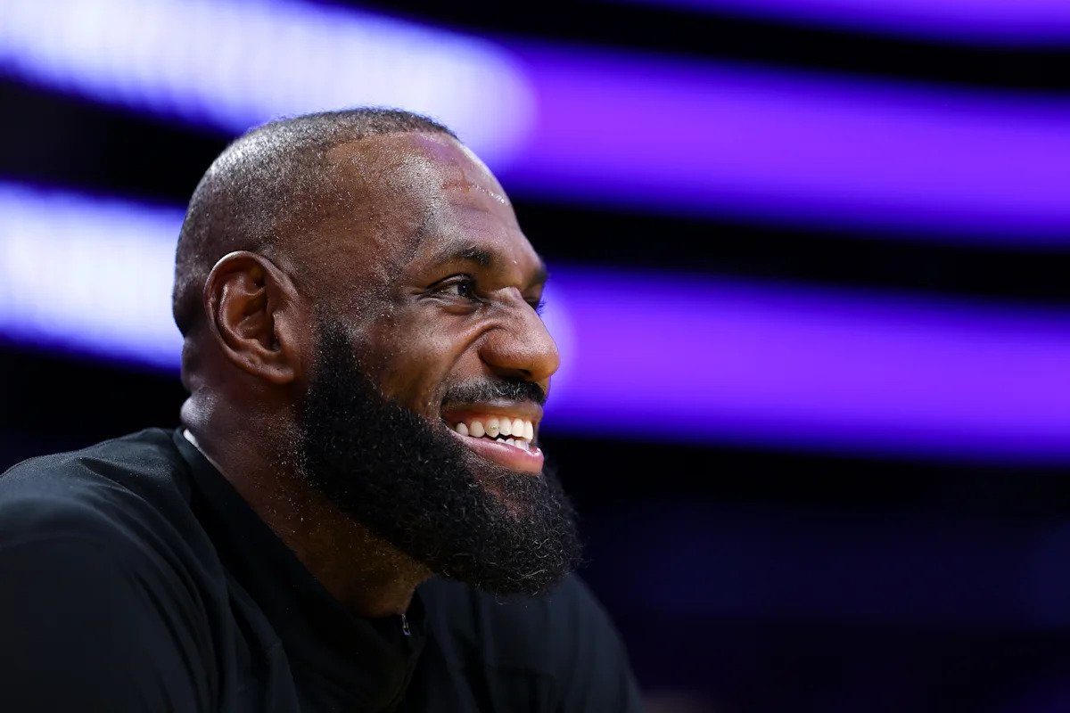 LeBron James reflexiona sobre la longevidad antes de cumplir 41 años: ‘Le estoy pateando el trasero (al Padre Tiempo)’