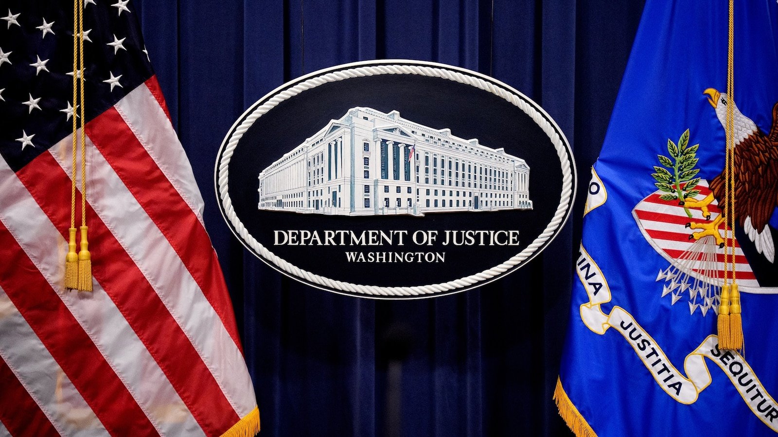 Hombre de Texas acusado de intentar apoyar a ISIS permanece detenido en espera de juicio