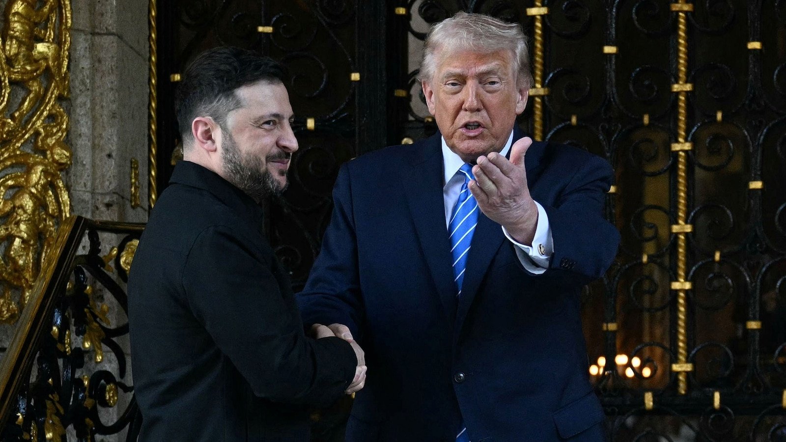 Volodymyr Zelensky llega a Mar-a-Lago para conversaciones de paz con el presidente Trump