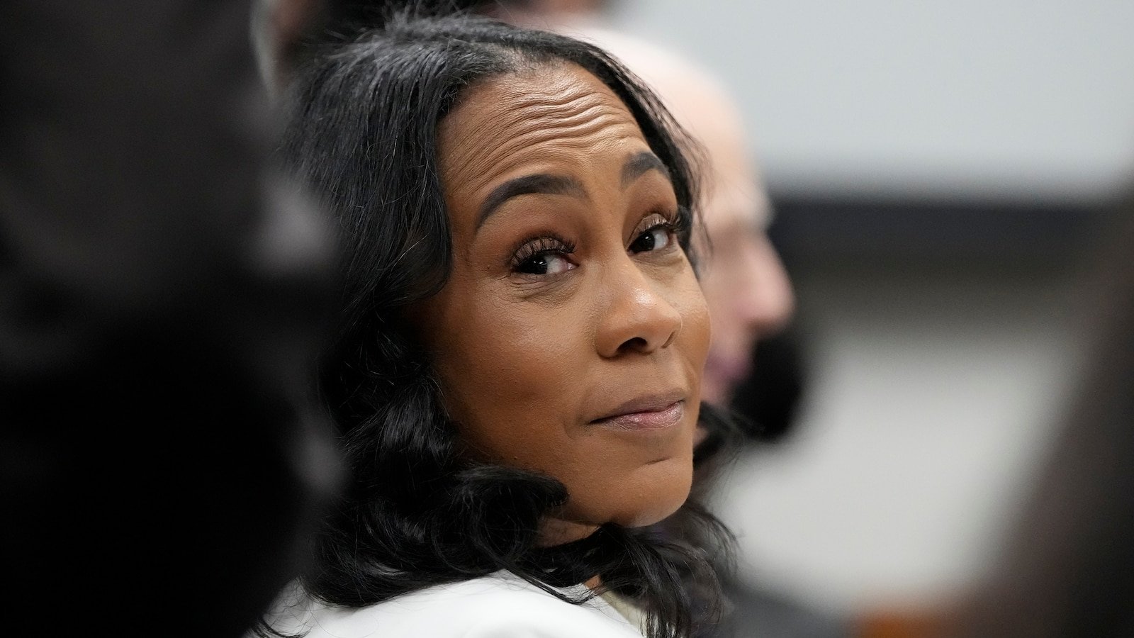 Fani Willis, testificando ante el panel del Senado de Georgia, defiende la investigación electoral de 2020