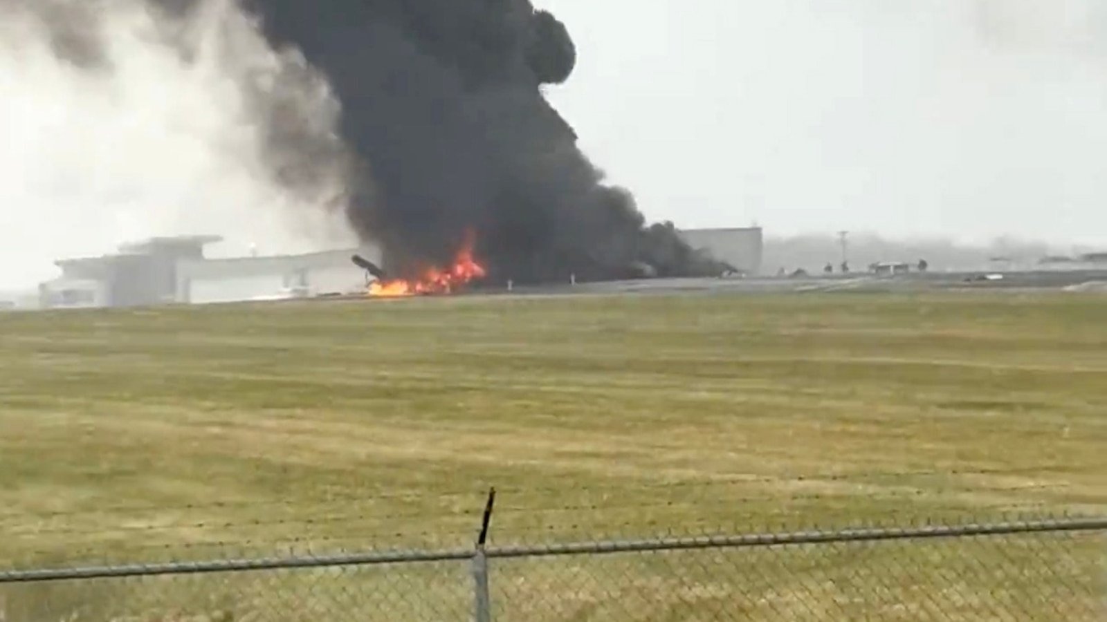 Avioneta se estrella en aeropuerto de Carolina del Norte con seis personas a bordo: FAA