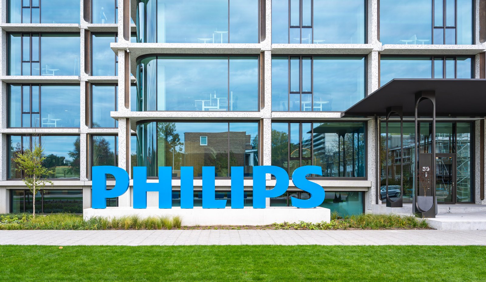 philips-scaled.jpg