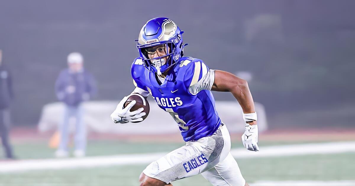 Jugador de fútbol del año 2025 del Times: Trent Mosley