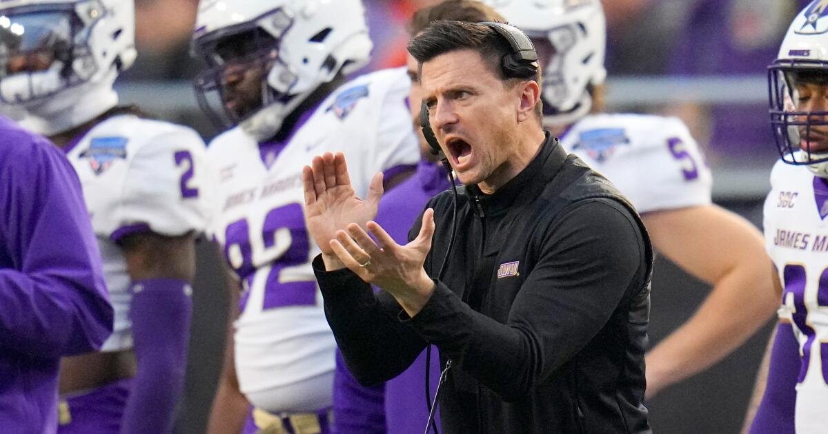 UCLA contrata oficialmente a Bob Chesney, pero ¿quién se unirá a él?