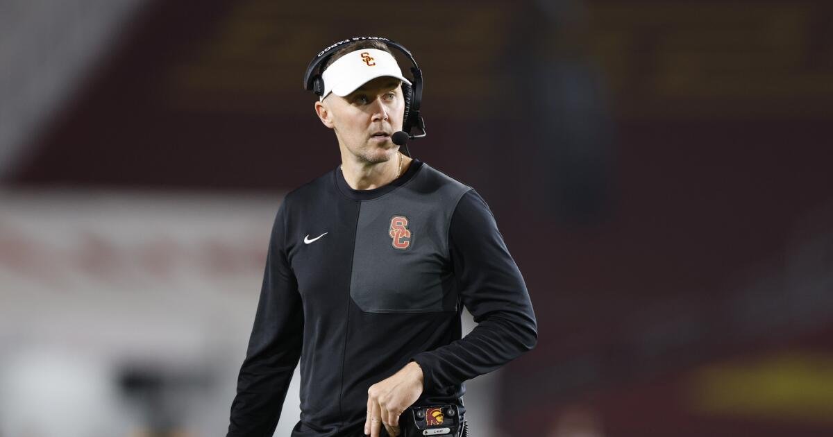 Lincoln Riley acusa a Notre Dame de negarse a tocar en la USC