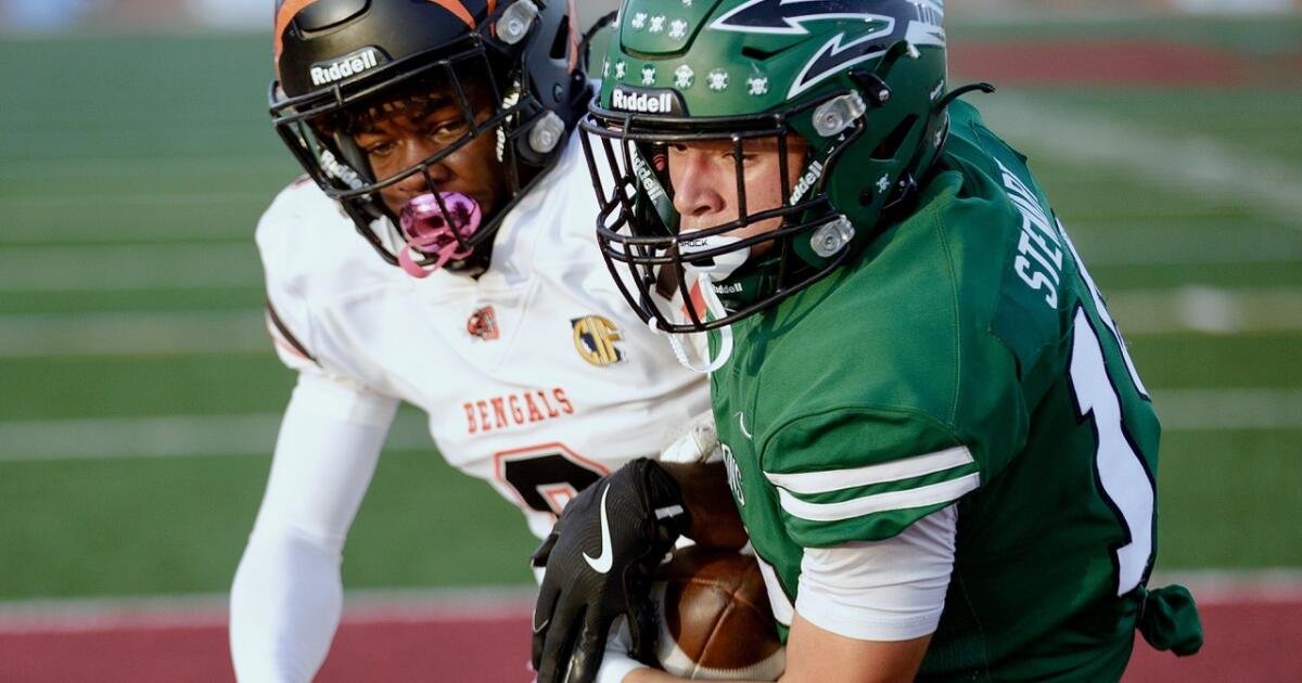 Central East mantiene a raya a Pacifica para ganar el título de fútbol estatal 1-A