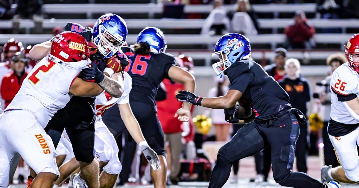 Liniero de fútbol americano del año del Times: Braiden McKenna de Los Alamitos