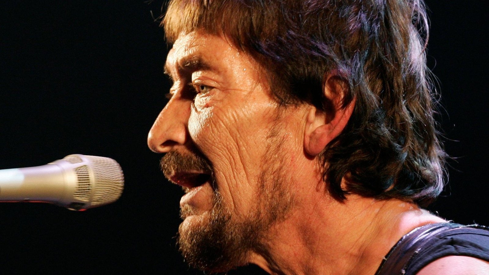 El cantautor Chris Rea, conocido por “Driving Home for Christmas”, falleció a los 74 años