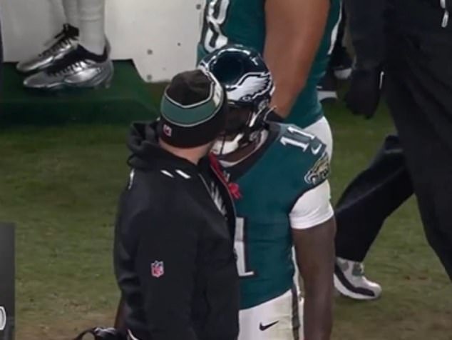 Michael Strahan enoja al entrenador de los Eagles, Nick Sirianni, por confrontar enojado al jugador estrella AJ Brown