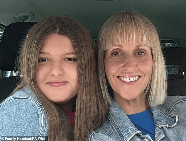 105444273-15470861-Sarah_Keeling_45_is_pictured_with_her_15_year_old_daughter_Grace-a-28_17685798767.jpeg