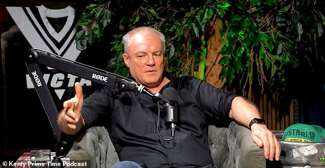 El controvertido reportero de fútbol Paul Kent habla sobre su diagnóstico de cáncer y revela cómo se dio cuenta de que tenía la terrible enfermedad