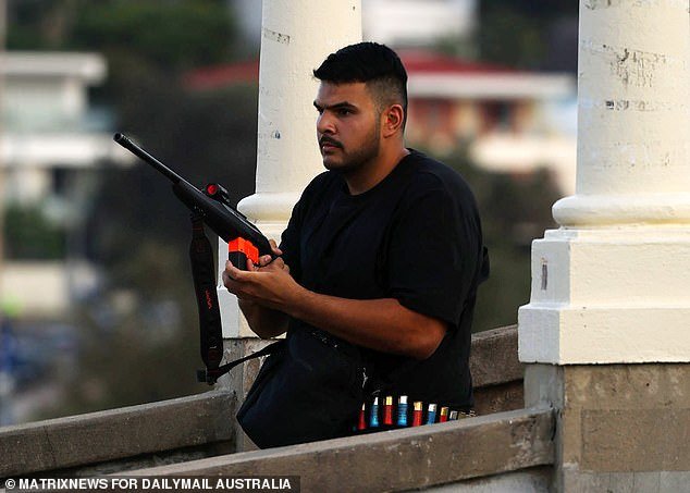 Estaba en Supermax. Esta es la realidad del primer mes tras las rejas del presunto terrorista de Bondi, Naveed Akram… mientras surgen revelaciones sobre un vídeo grabado que muestra a un visitante en su celda.