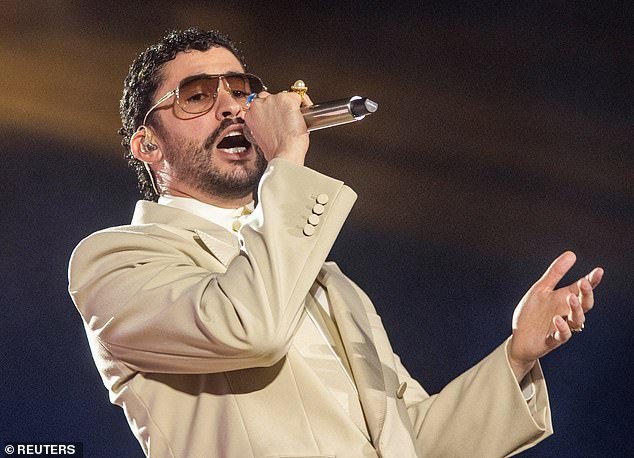 Bad Bunny corre el riesgo de sufrir más ira con los planes ‘queer’ para el espectáculo de medio tiempo del Super Bowl: ‘La NFL no tiene idea de lo que viene’