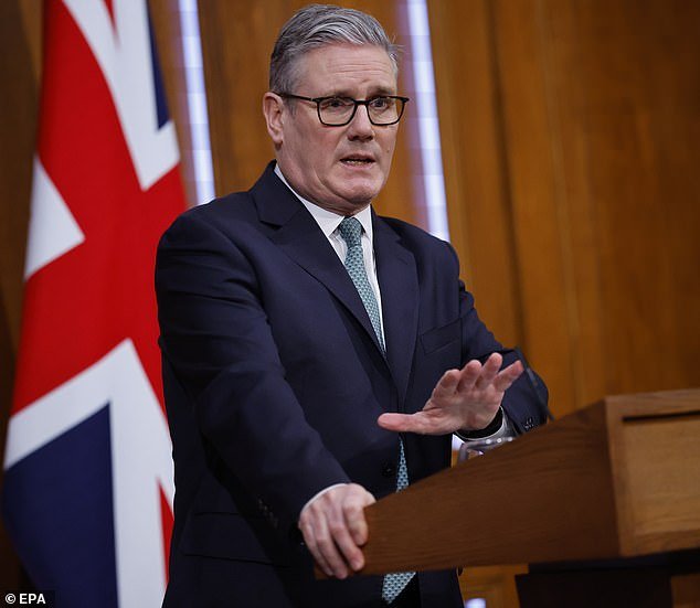 Los Lores respaldan la prohibición inmediata de las redes sociales al estilo australiano para menores de 16 años a medida que aumenta la presión sobre los laboristas